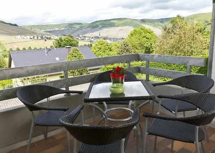 Bernkasteler Moselpanorama 아파트 베른카슈텔쿠에스